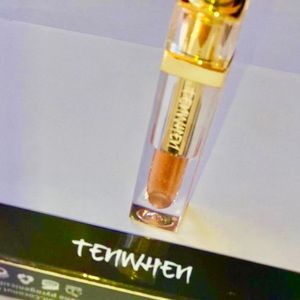 Meet your Posher, Tennisha